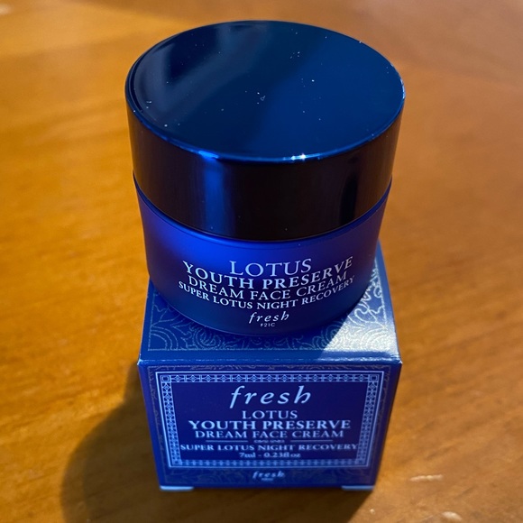 Fresh Lotus Youth Preserve Dream Face Cream - Picture 6 of 11